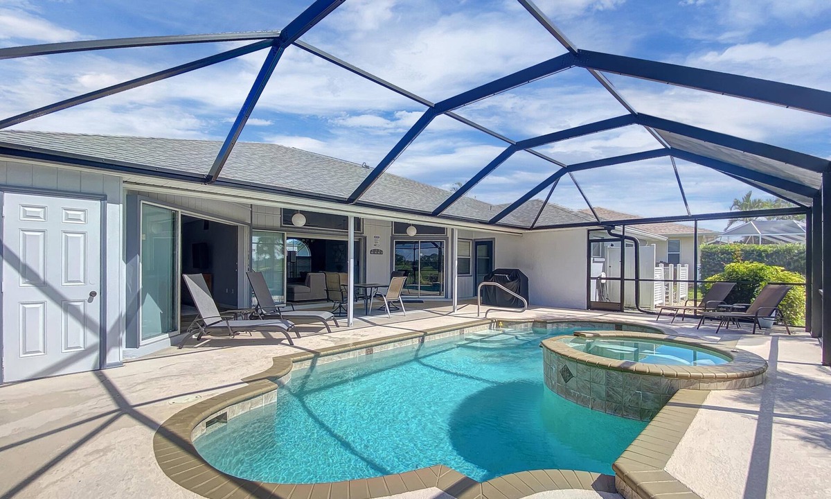 Broadmoor Villa | Hello Summer, full refund*, pool heat, sleeps 6