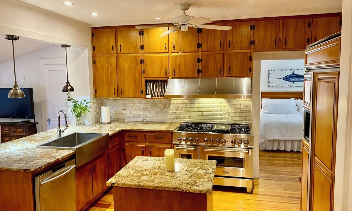 Old Town House | Hemingway's Hideaway Home - Midtown/Lafayette Park