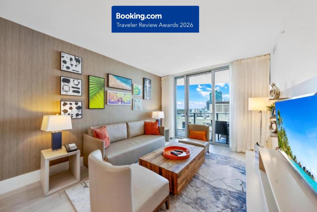 Hollywood South Central Beach Apartment | High-End Apartment in a Luxury Resort with Gorgeous Amenities