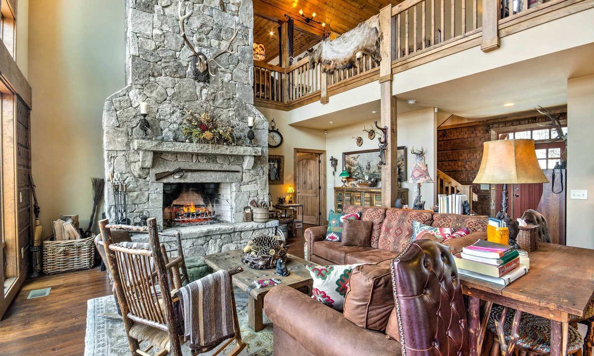 Sapphire Cabin | Hike, Ski & Explore! Mtn-View Cabin in Sapphire