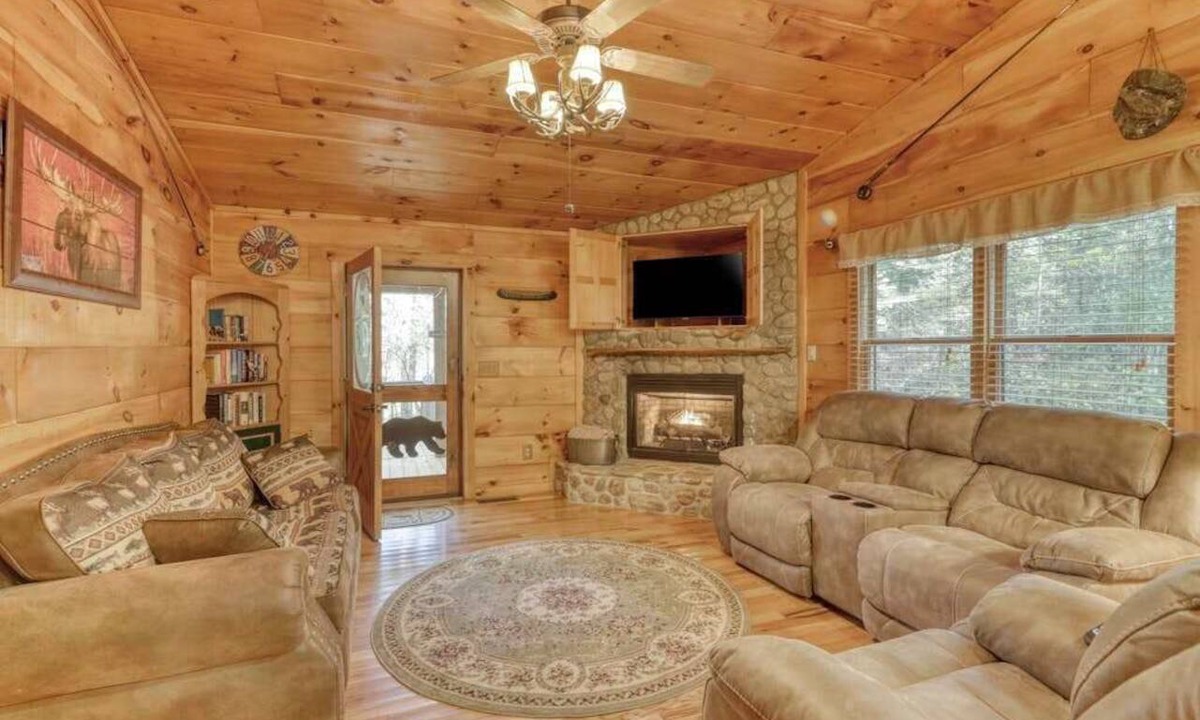Cashes Valley Cabin | Hillside Haven Stays