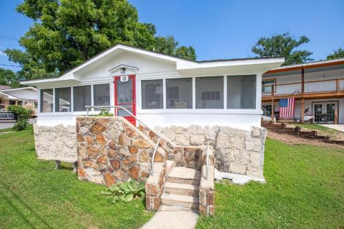 Rockaway Beach House | Historic Rockaway Beach Cottage 12