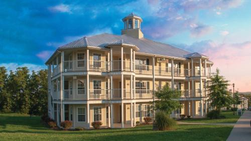 Branson Hotel | Holiday Inn Club Vacations Holiday Hills Resort at Branson
