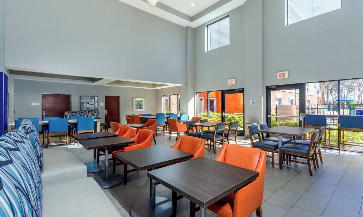 Fairvilla Hotel | Holiday Inn Express Hotel & Suites Ocoee East by IHG