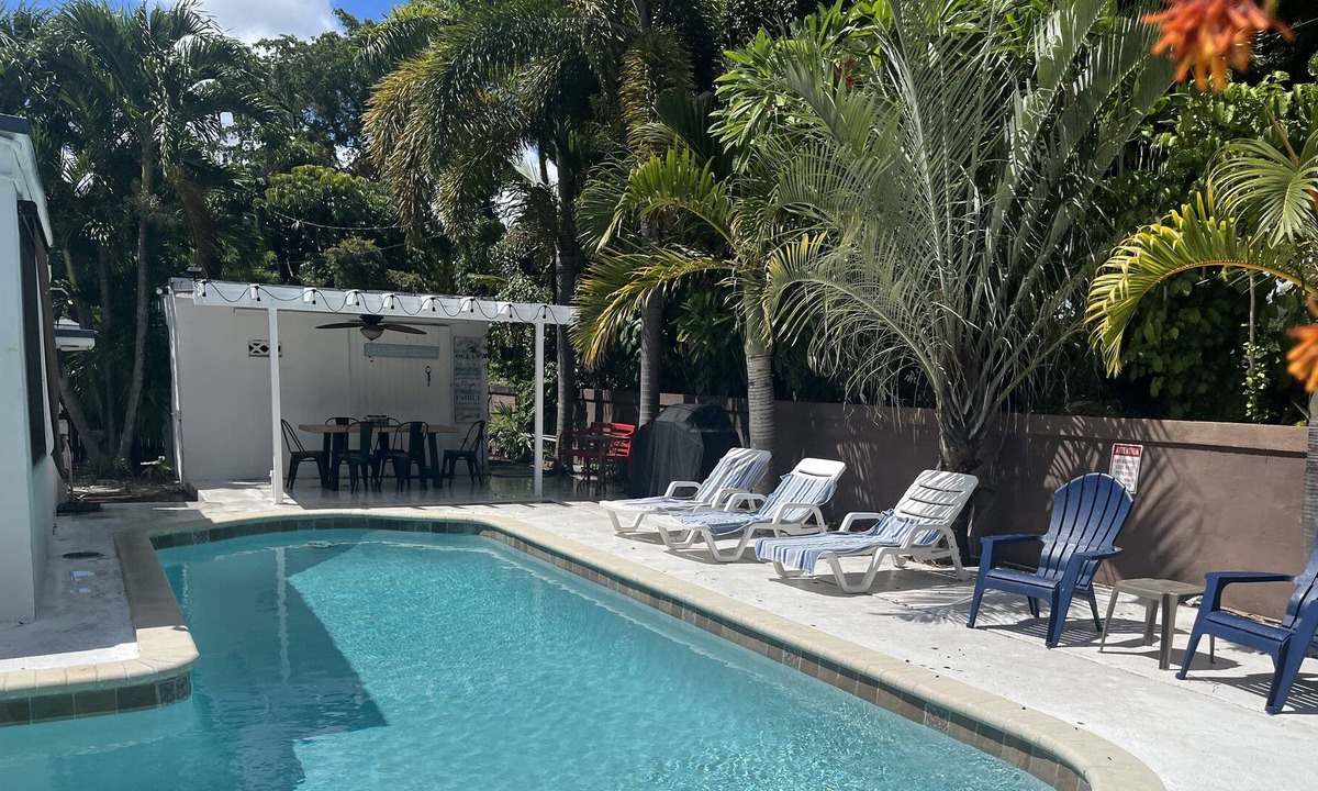 Highland Garden House | Homely & relaxing 4br/3ba house w/heated private pool for up to 8pp