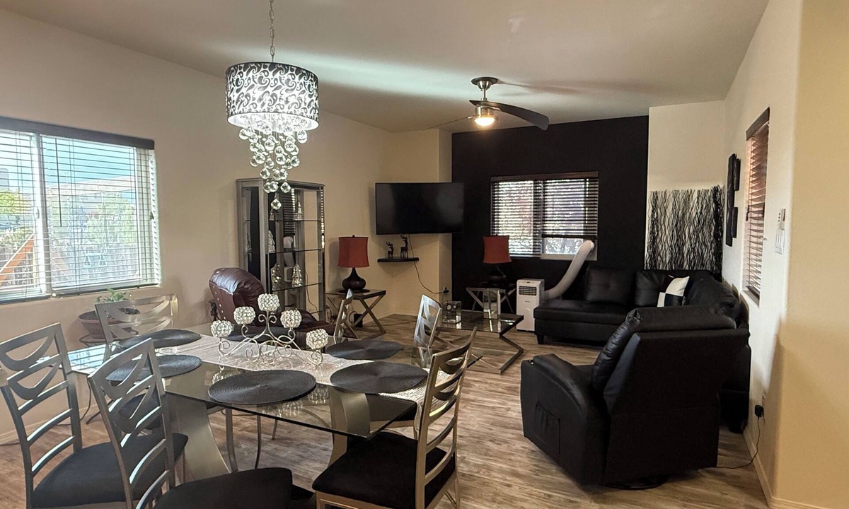 Santa Fe House | House in quiet neighborhood, 2 parking spaces, easy access.