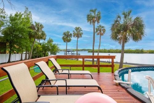 Riverview House | Huge Waterfront Mini-Resort with Gym, Dock and Pool