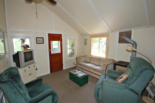 Poultney House | Hydrangea Cottage