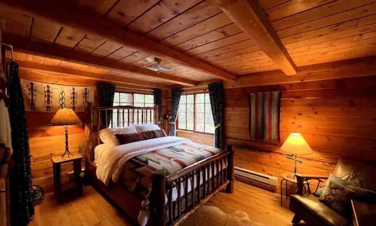 Nathrop Cabin | Iconic Log Cabin w/Wood Burning Hot Tub and Epic Views