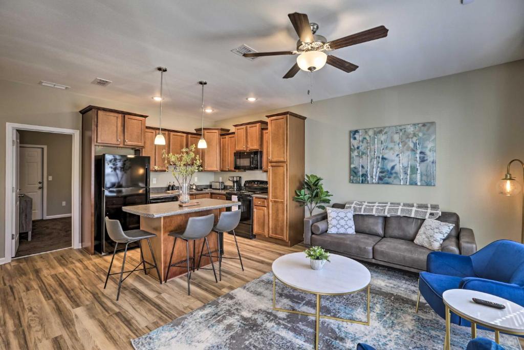 Tallahassee House | Ideally Located & Elegant Condo w/Balcony!