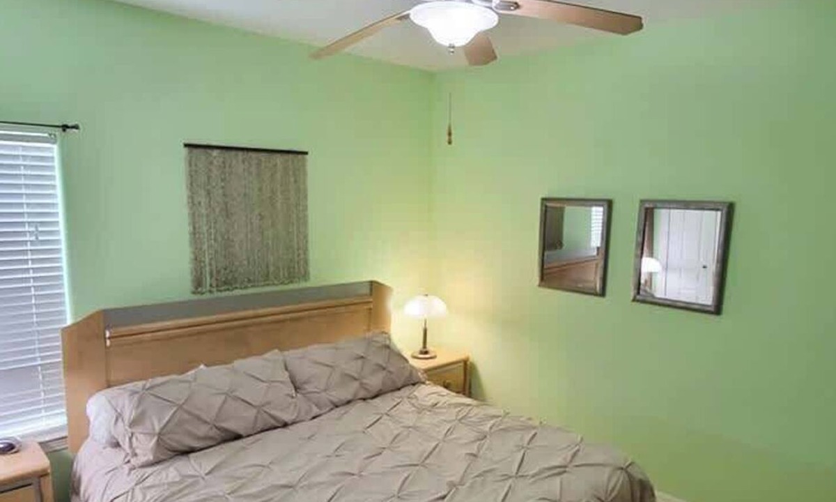 South Padre Island Condo | In Entertainment District * Ample Bedding * Pool