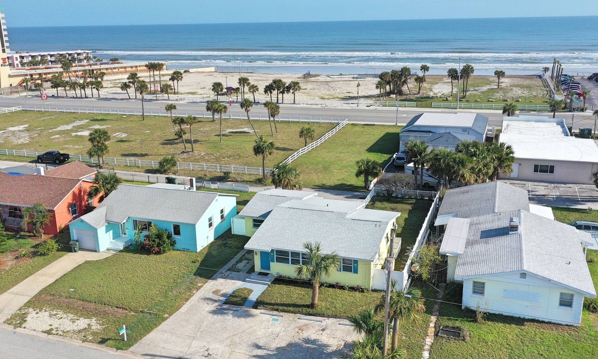 Schulte Park House | Inlaw suite, Oceanviews, Outside Dining, Peaceful Area, and Walk to Beach!