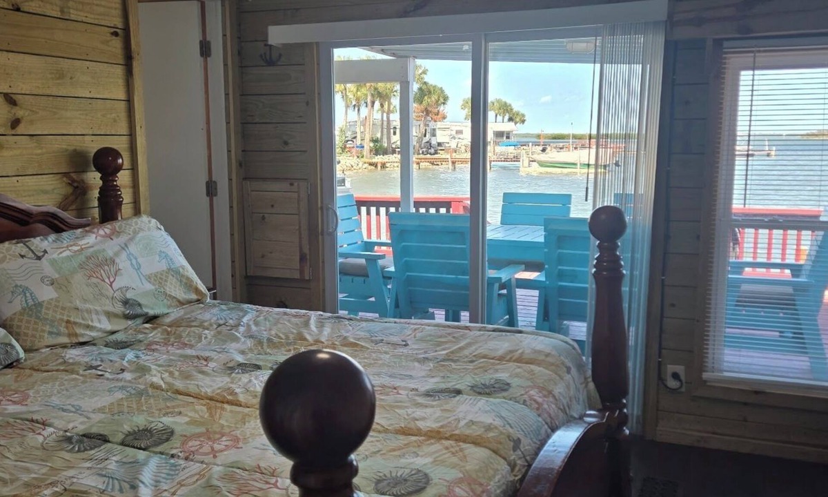 Oak Hill House | INTERCOASTAL WATERFRONT 3 BED/2 BATH WITH DOCK AND LAUNCH