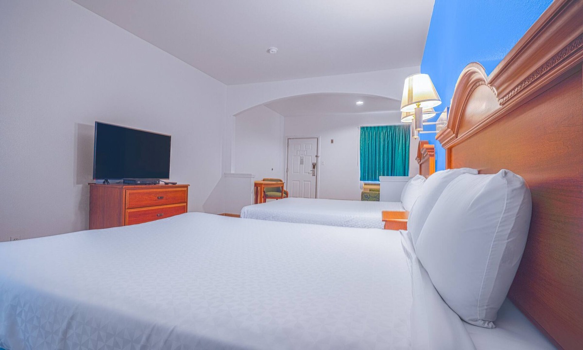 Galveston Hotel | Island Inn by OYO Galveston Beach, TX