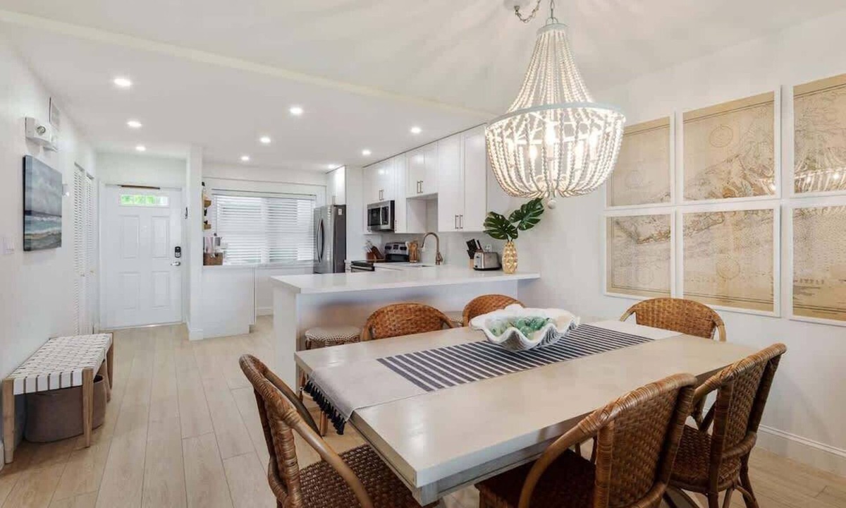 Key West Condo | Island Time | Luxury Beach Condo w/Pool & Hot Tub
