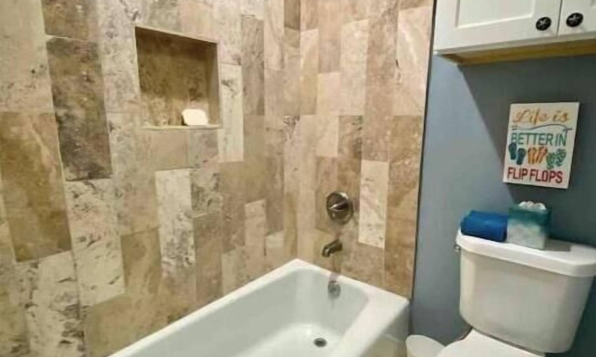 Key Allegro Condo | Key Allegro Condo on the BAY w/BOAT DOCK & POOL!