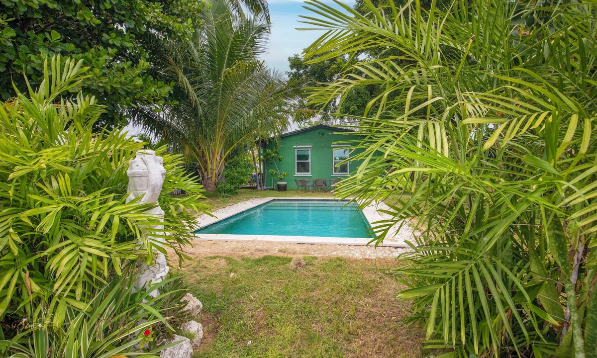 New Town House | Key West Lush Tropical Canal front Retreat 3BR Private Pool, Bring Boat & Pet