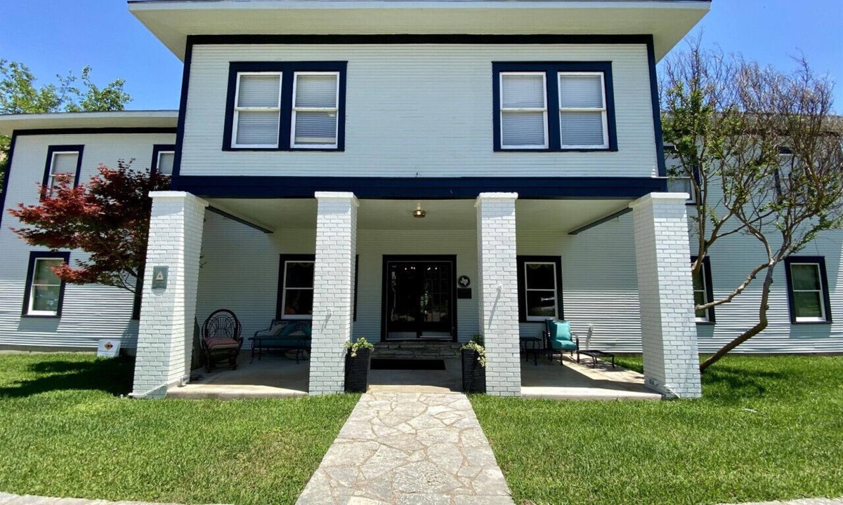 Glen Rose Apartment | King Bed Historic Riverside Getaway in Glen Rose