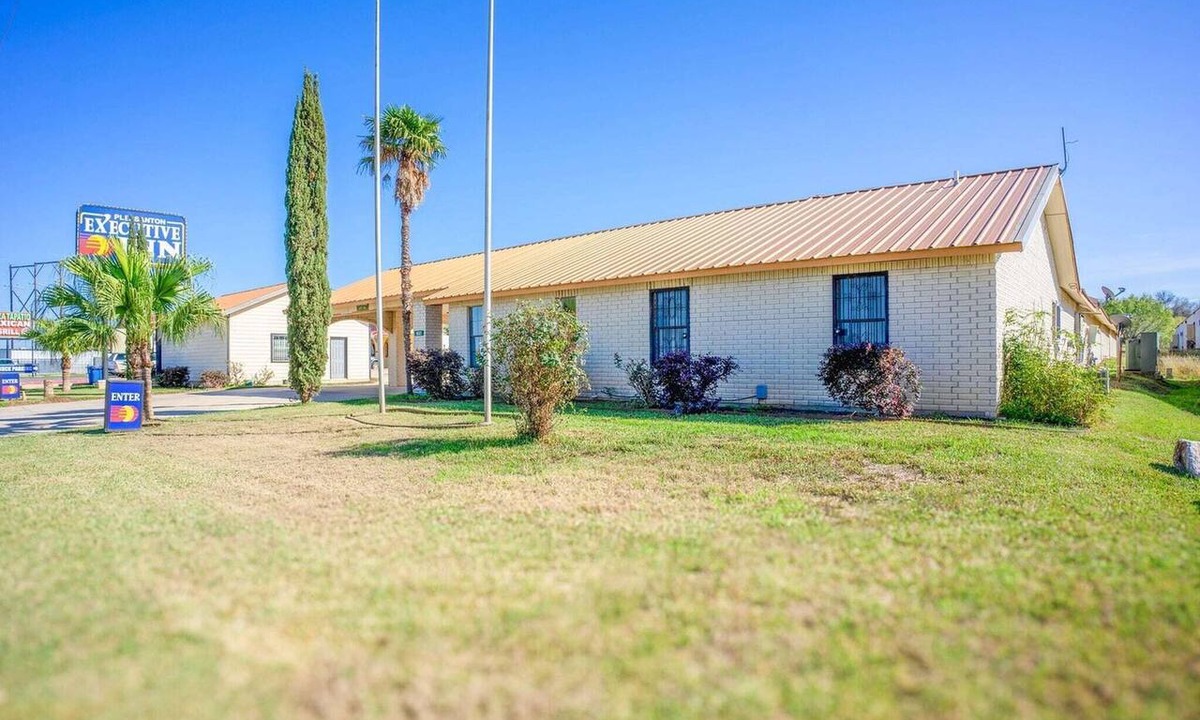 Pleasanton Apartment | King Bed|Non-Smoking