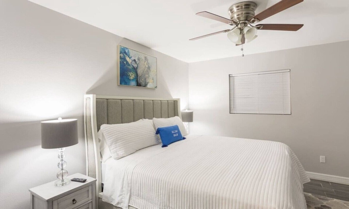 McAllen Apartment | King SIze 🛏 Fast WiFi 📶Central Workspace & Cozy✅