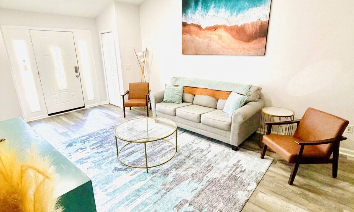 Deltona Lakes House | King Suite + Sleeps 10 | Cozy Deltona Home