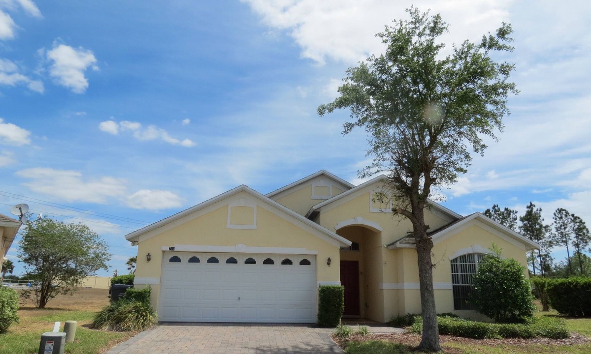 West Kissimmee House | Kissimmee Maingate Area Pool Homes by SVV