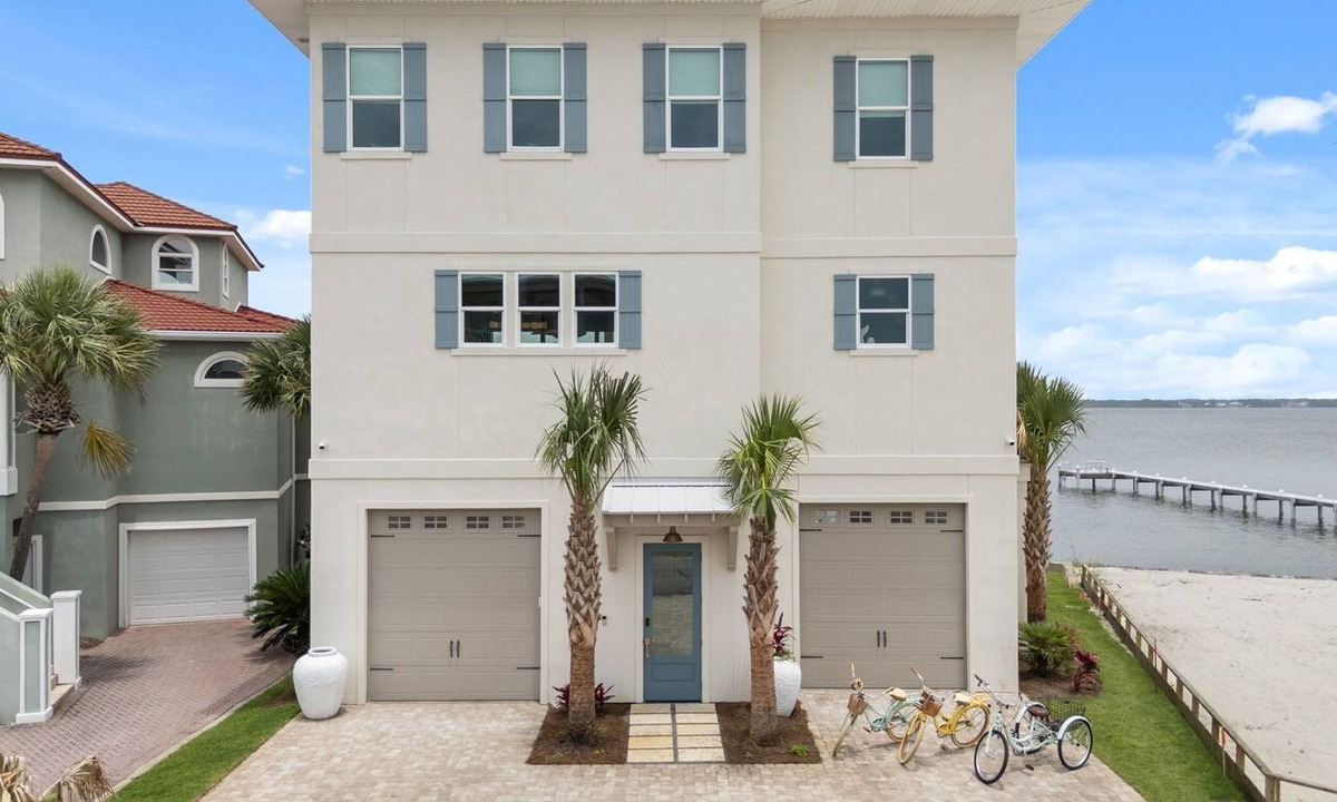 Caribbean Isle House | 🌊🐾 Kokomo Bungalow | Navarre Beach Sound Front Luxury | Pet Friendly + Private D