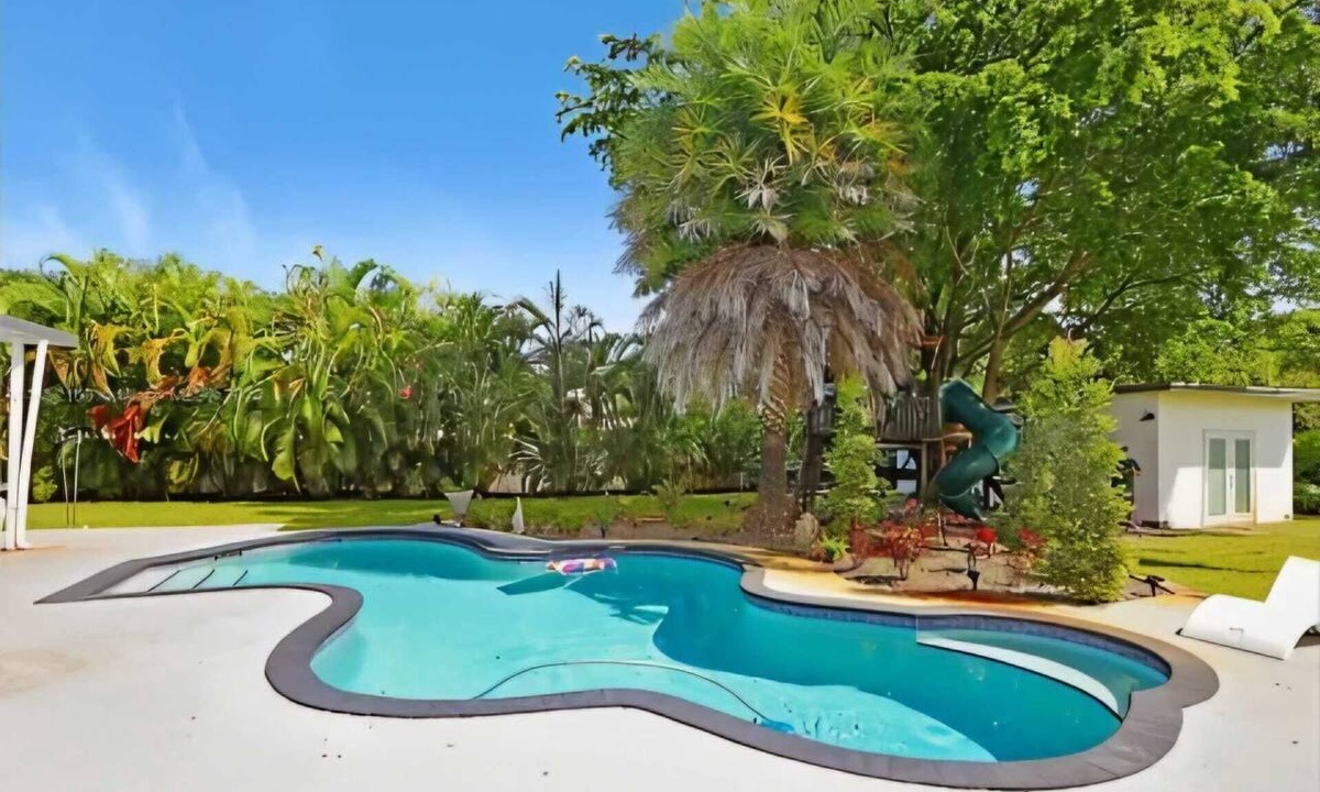 Ludlam House | La Atenea
