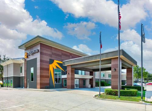 Las Colinas Hotel | La Quinta by Wyndham Dallas - Las Colinas