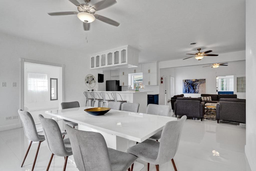 Ives Estates Villa | La Serre Miami Home & Private Pool Near Aventura Mall