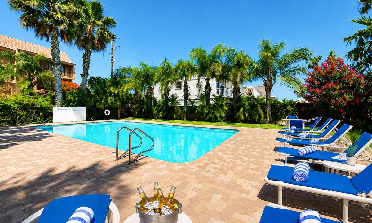 South Padre Island House | La Solana 118 A Bayview paradise - approved pets only
