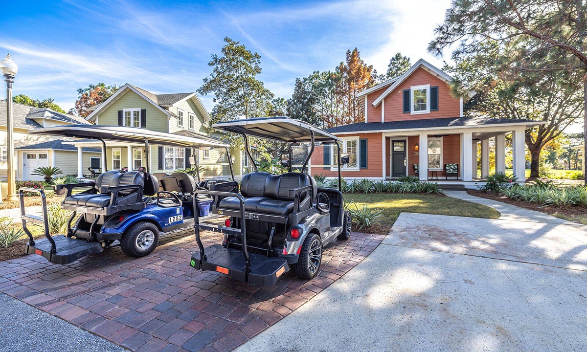 Laurel Grove House | LAKE FRONT~Golf Cart, FREE ACTIVITIES~HEATED Pool* & HotTub, Gym