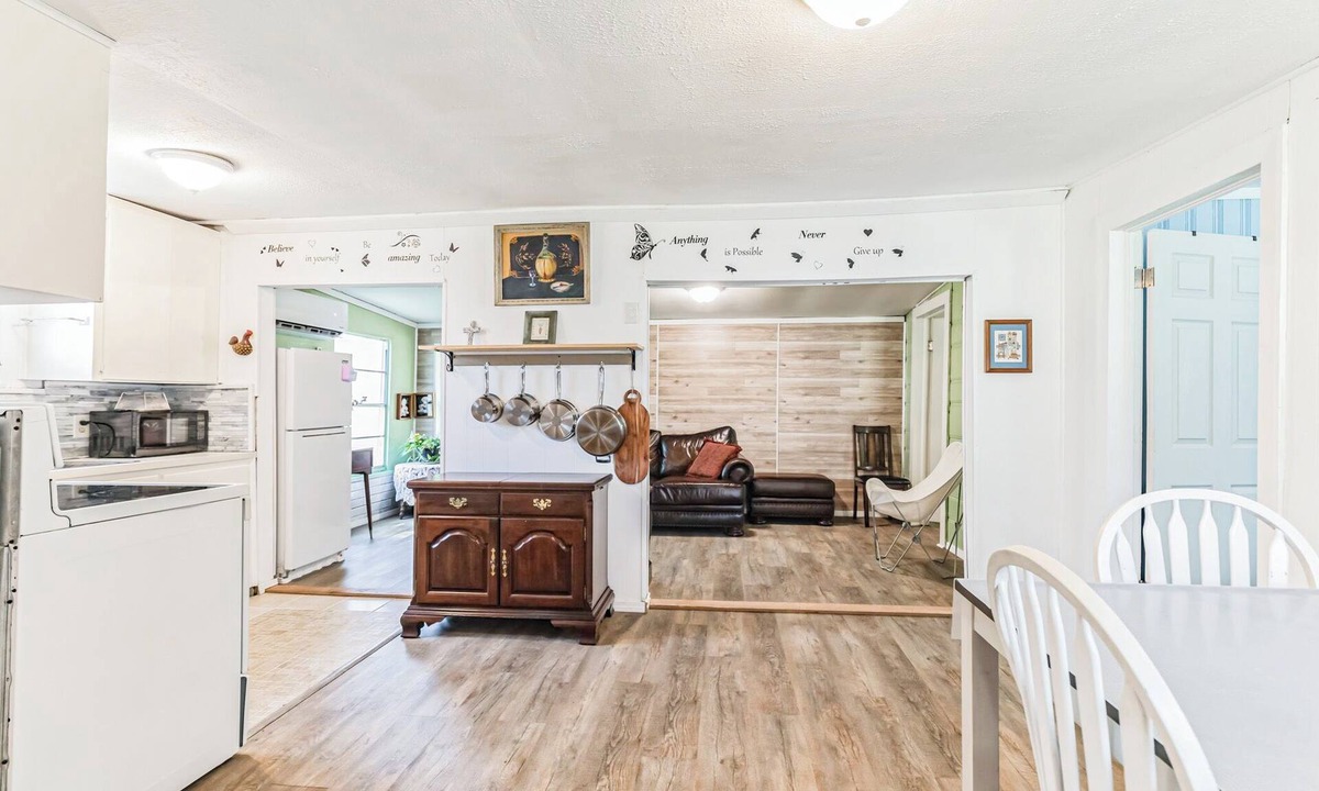 Pottsboro House | Lake Sweet Hut by Lake Texoma-B