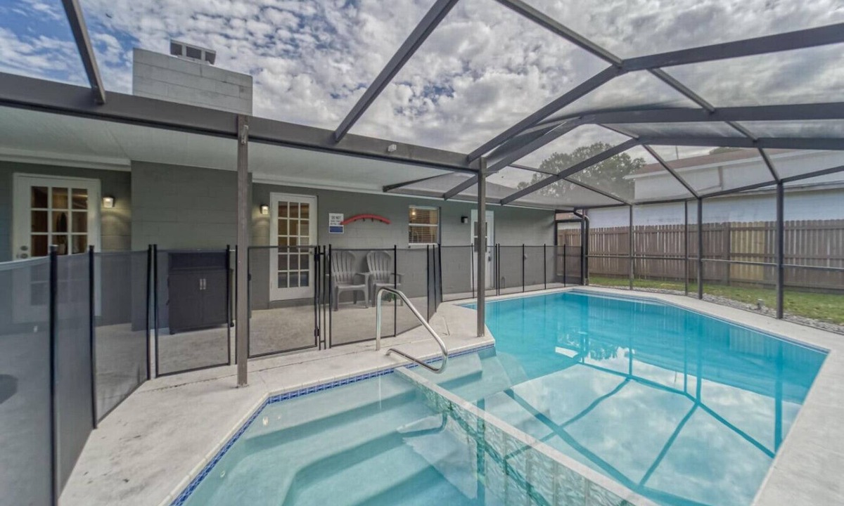 Carrollwood House | Lake View with Pool & Air Hockey