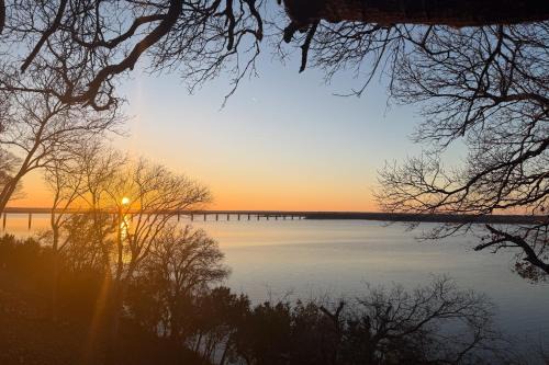 Lake Whitney House | Lake Whitney A-Frame w/Sunset Views: 4BR, 2BA