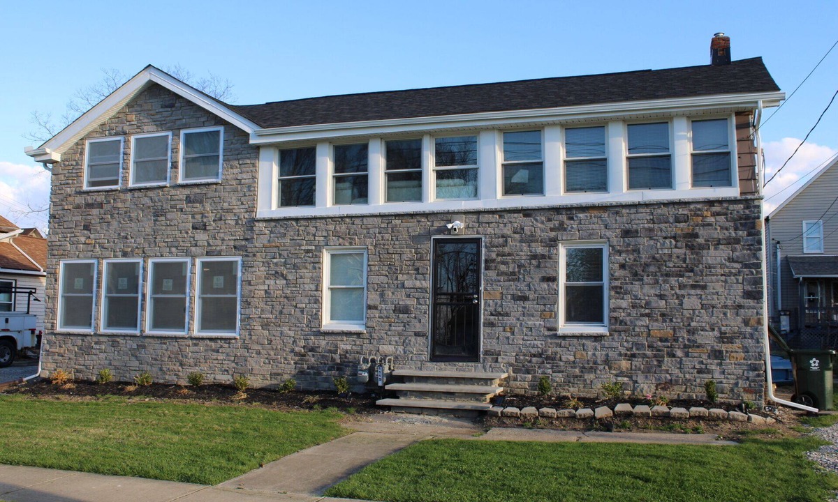 Lorain House | Lakefront Gem - Free Boat Launch: 2BR Paradise - Walk to Beach & Fish Lake Erie!