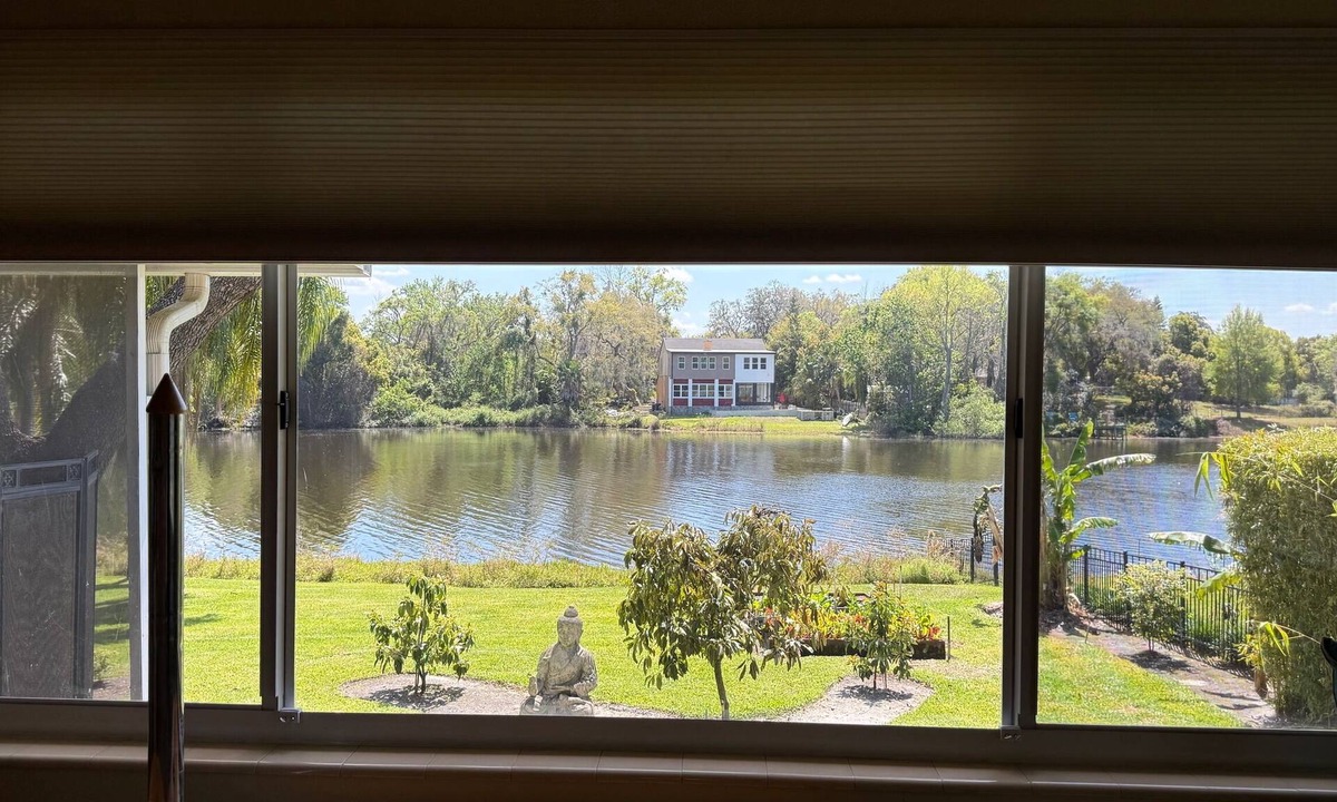 Altamonte Springs Apartment | Lakefront Studio Breathtaking Views Private Keyless Entry Parking