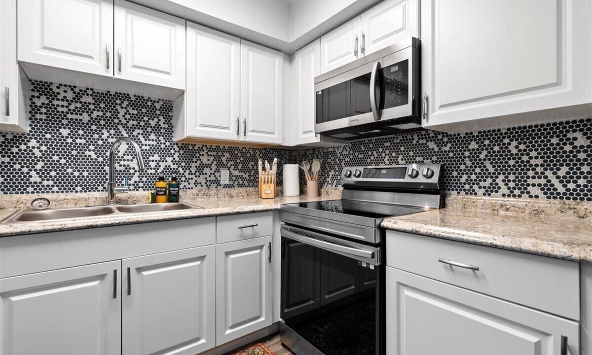 Lake Worth Corridor Apartment | Lakeside 1BR Oasis
