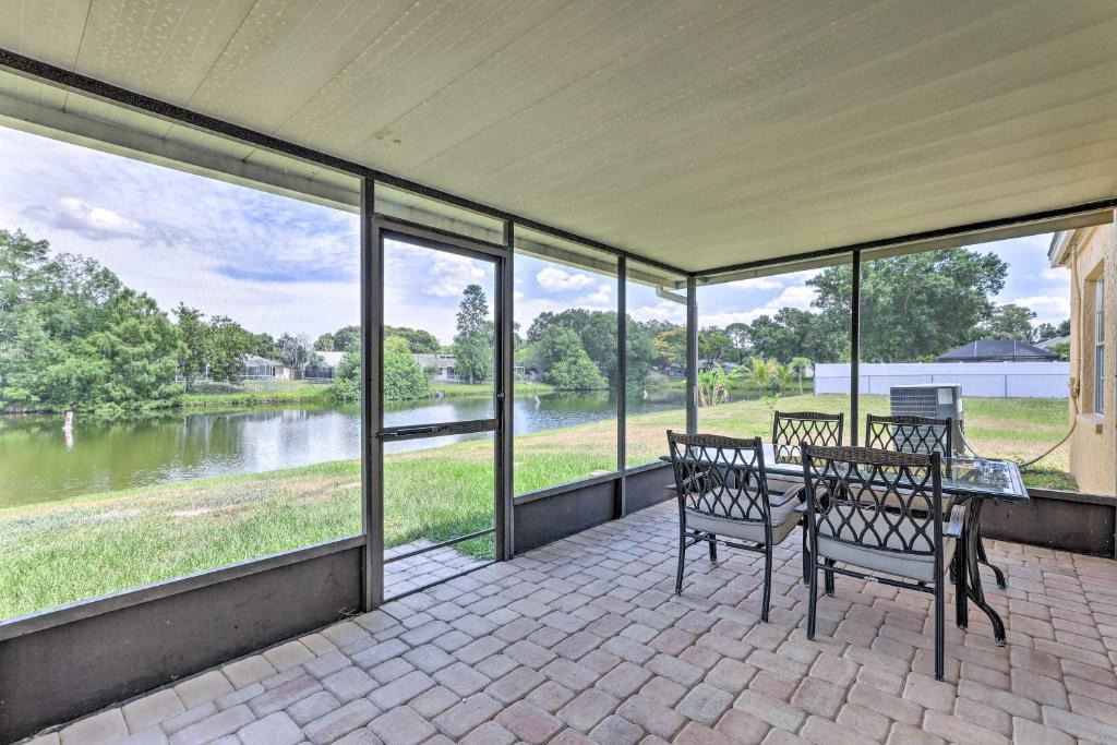 Trailer Estates House | Lanai & Pond at Tranquil Bradenton Retreat!