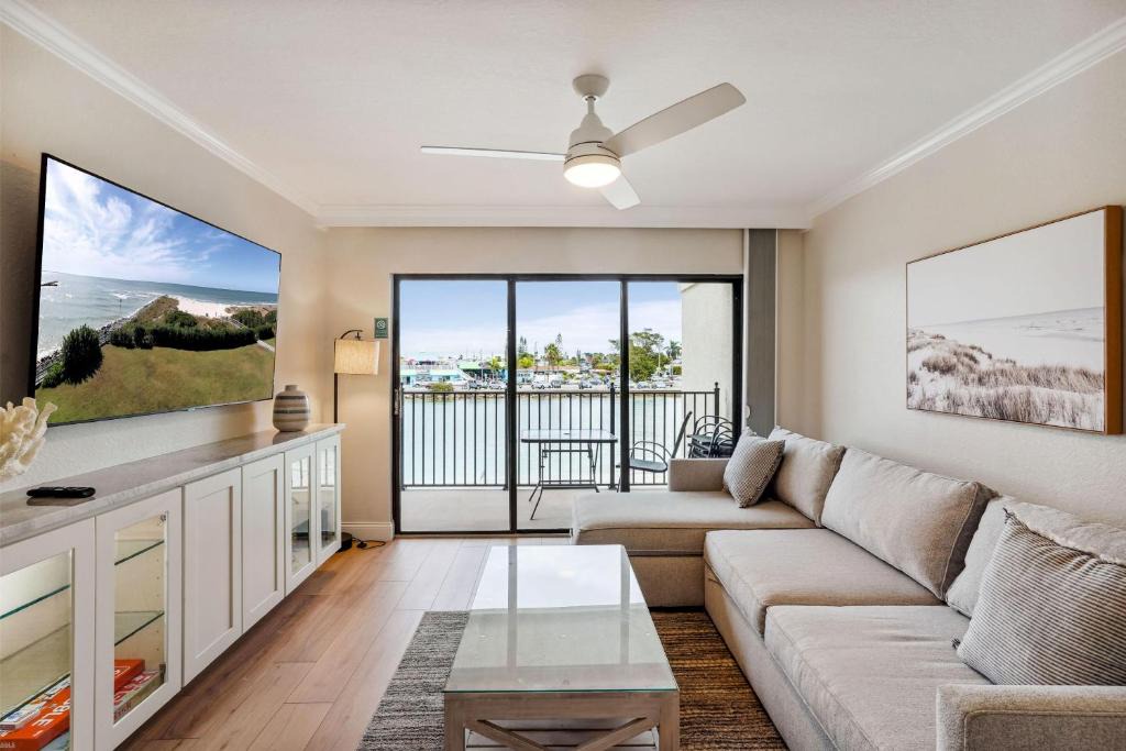 Sunset Beach House | Land's End 4-204 Bay Front - Premier