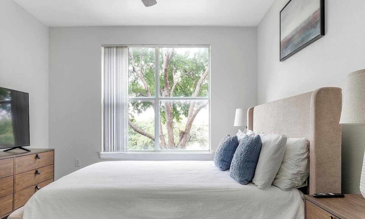 Irving Apartment | Landing | Amazing 2BD, Gym, Clubhouse
