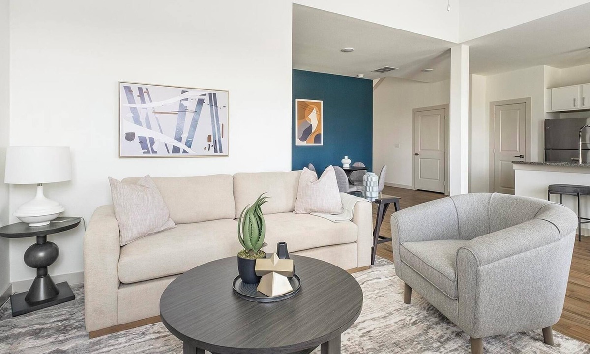 Waller Apartment | Landing | Amazing 3BD, Gym, Pool