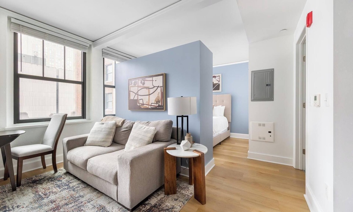 Financial District Apartment | Landing | Amazing Studio, Gym, Pool