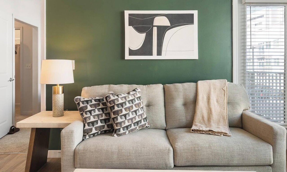 Tarpon Springs Apartment | Landing | Amazing 2BD, Clubhouse