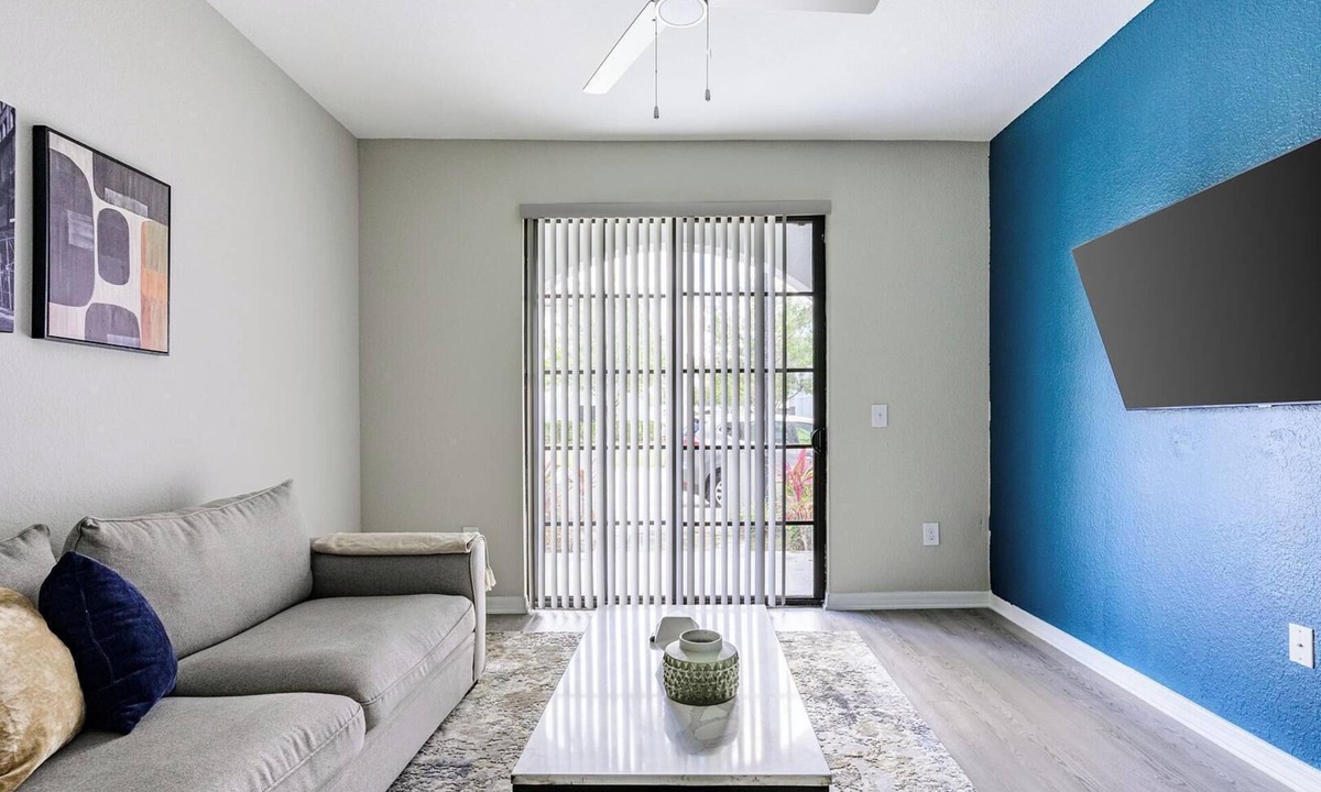 Miramar Apartment | Landing | Beautiful 2BD, Gym, Clubhouse