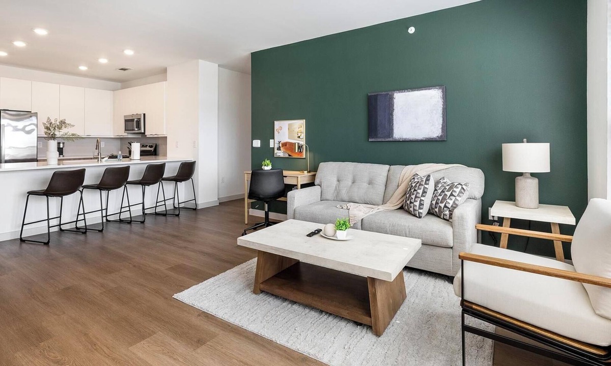 Celina Apartment | Landing | Beautiful 3BD, Gym, Courtyard