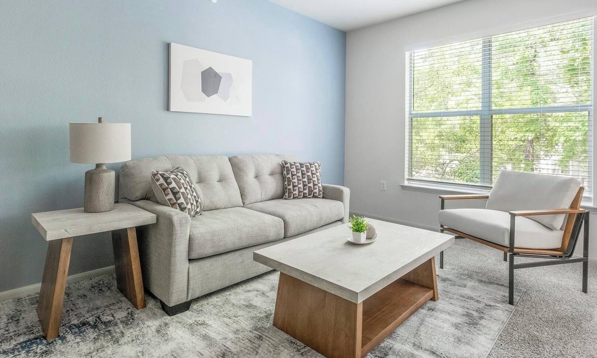 Humble Apartment | Landing | Chic 2BD, Gym, Yoga Studio