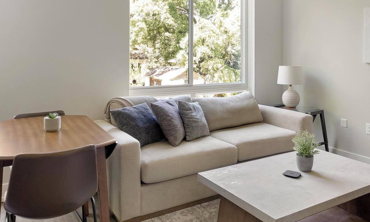 Southwest Raleigh Apartment | Landing | Incredible Studio in Caraleigh