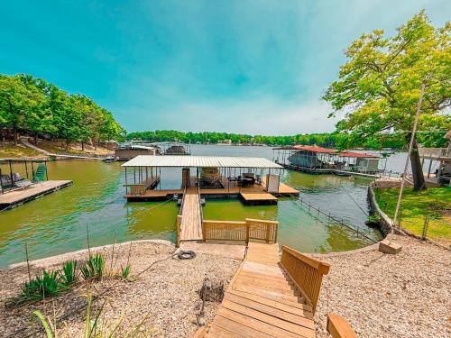 Gravois Mills House | Landing on Lake Time: Lakefront-4BD/2BA/Private Dock/Decks/Firepit-10PP