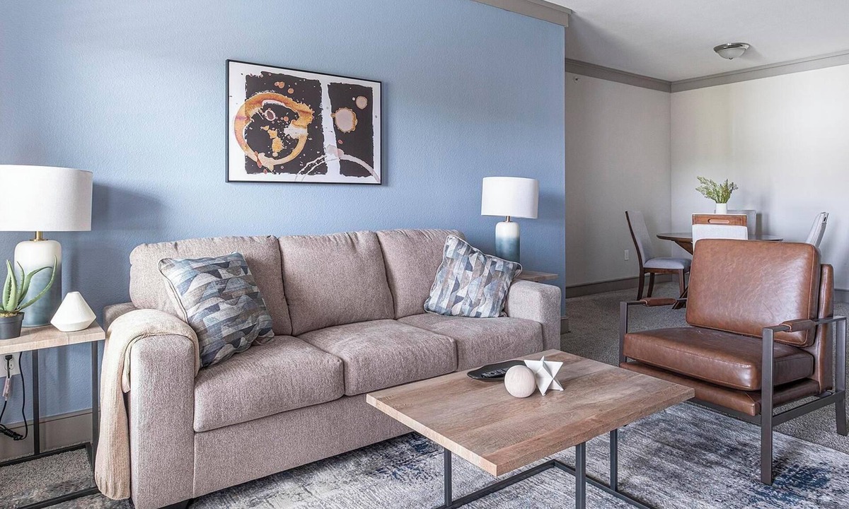 George Bush Park/Eldridge Apartment | Landing | Stunning 2BD, Gym, Pool